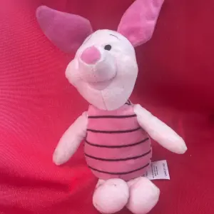 Small Piglet Plushie