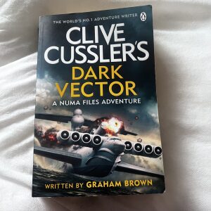 200 Clive Cussler's Dark Vector